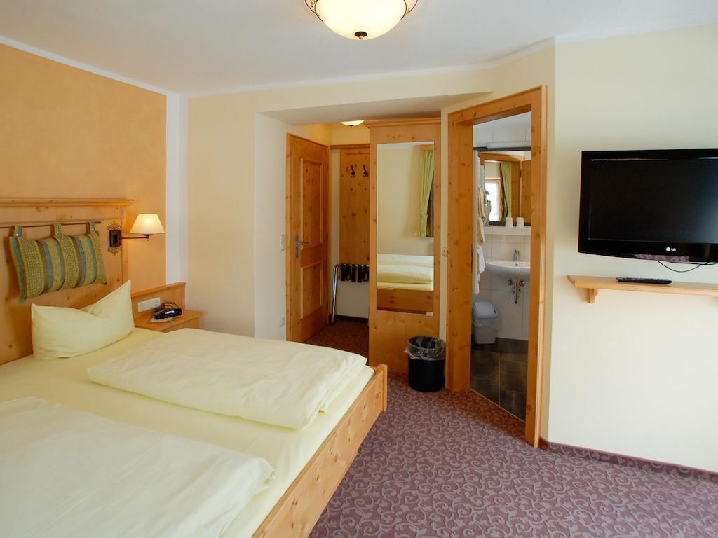 Hotel Gebirgshaeusl Engedey 객실 사진