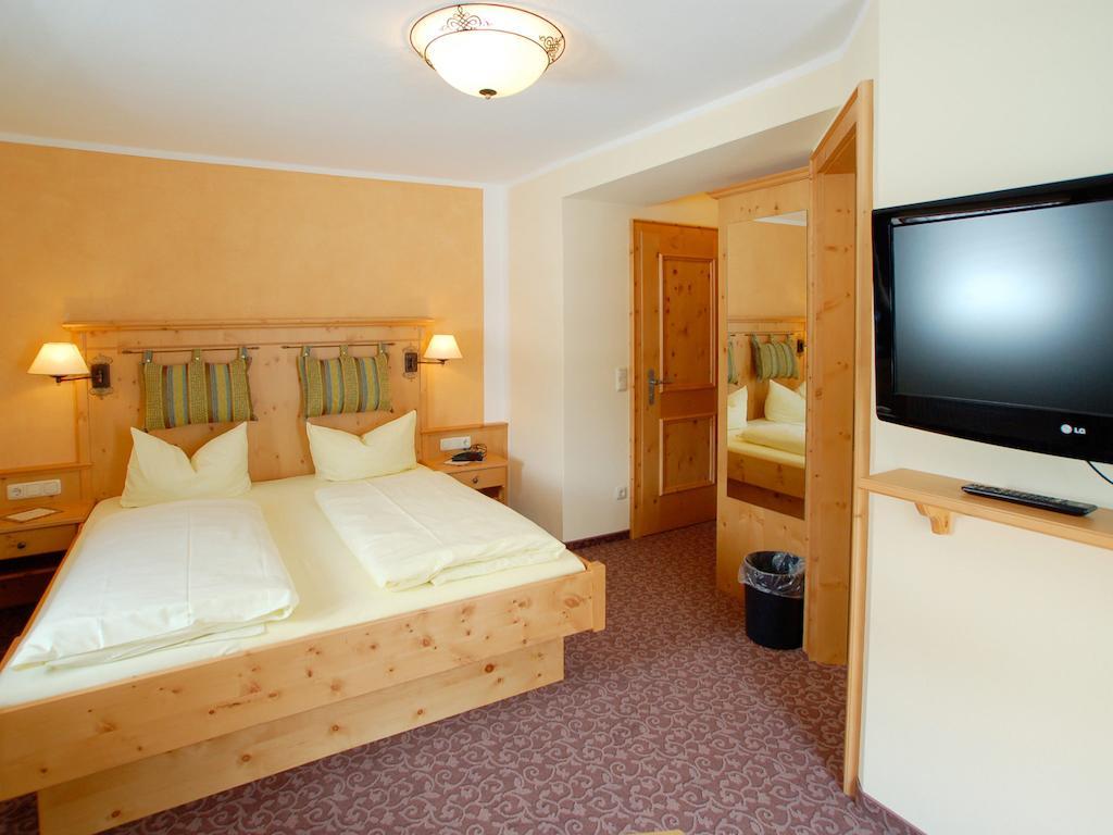Hotel Gebirgshaeusl Engedey 객실 사진